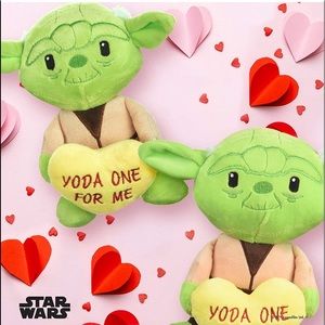STAR WARS Yoda Character Valentine's Day Plush Dog Toy 6 Inch Figure with Heart